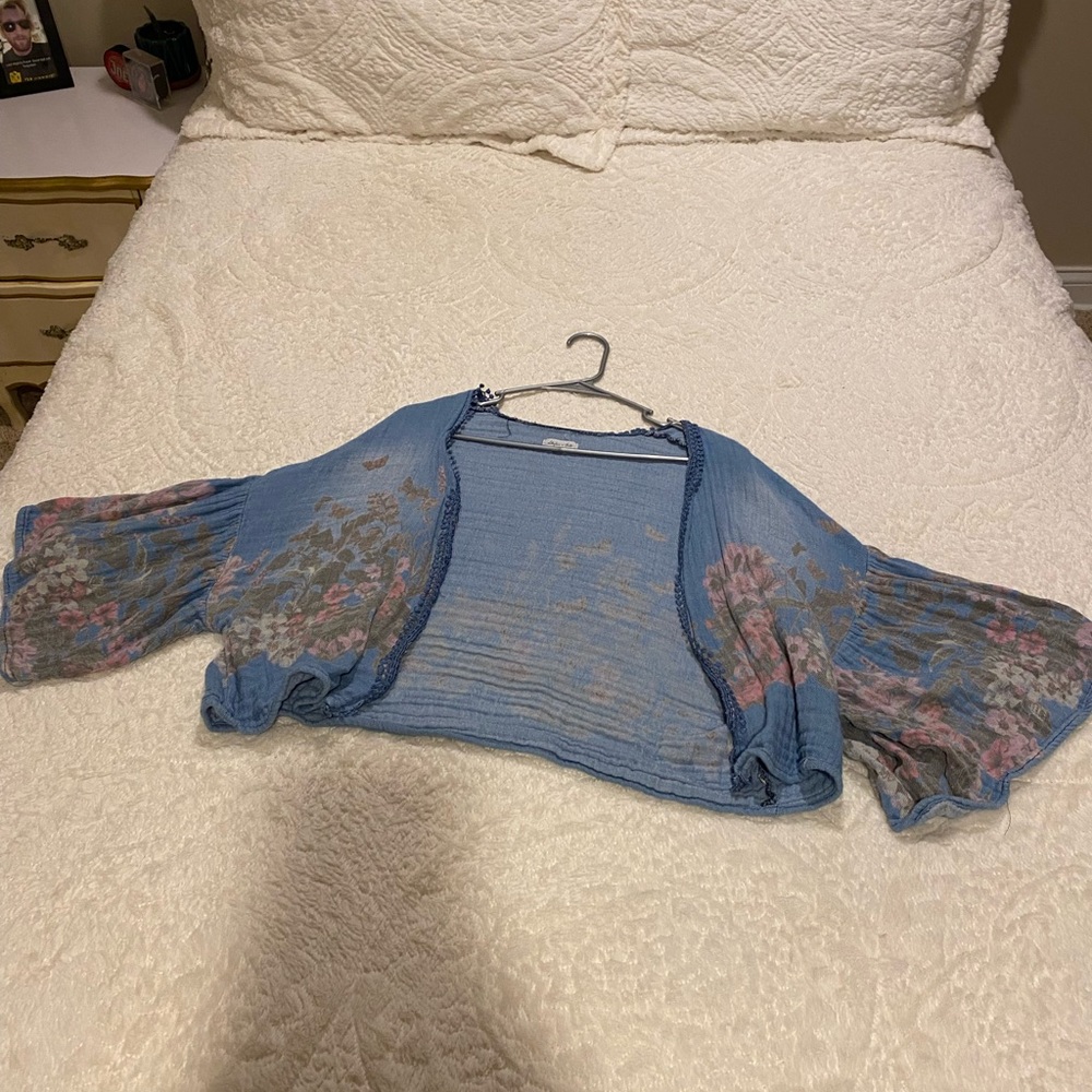 Medium flowy blue cardigan with flower pattern
